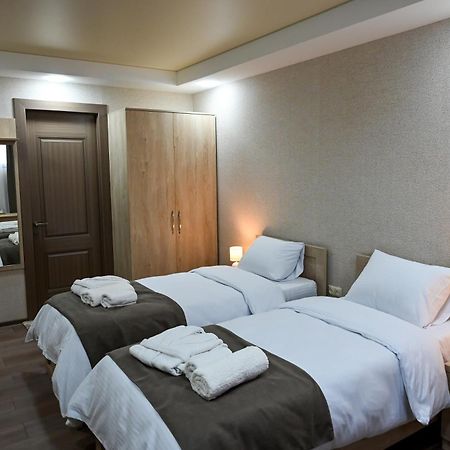Hotel K124 Kutaisi Esterno foto