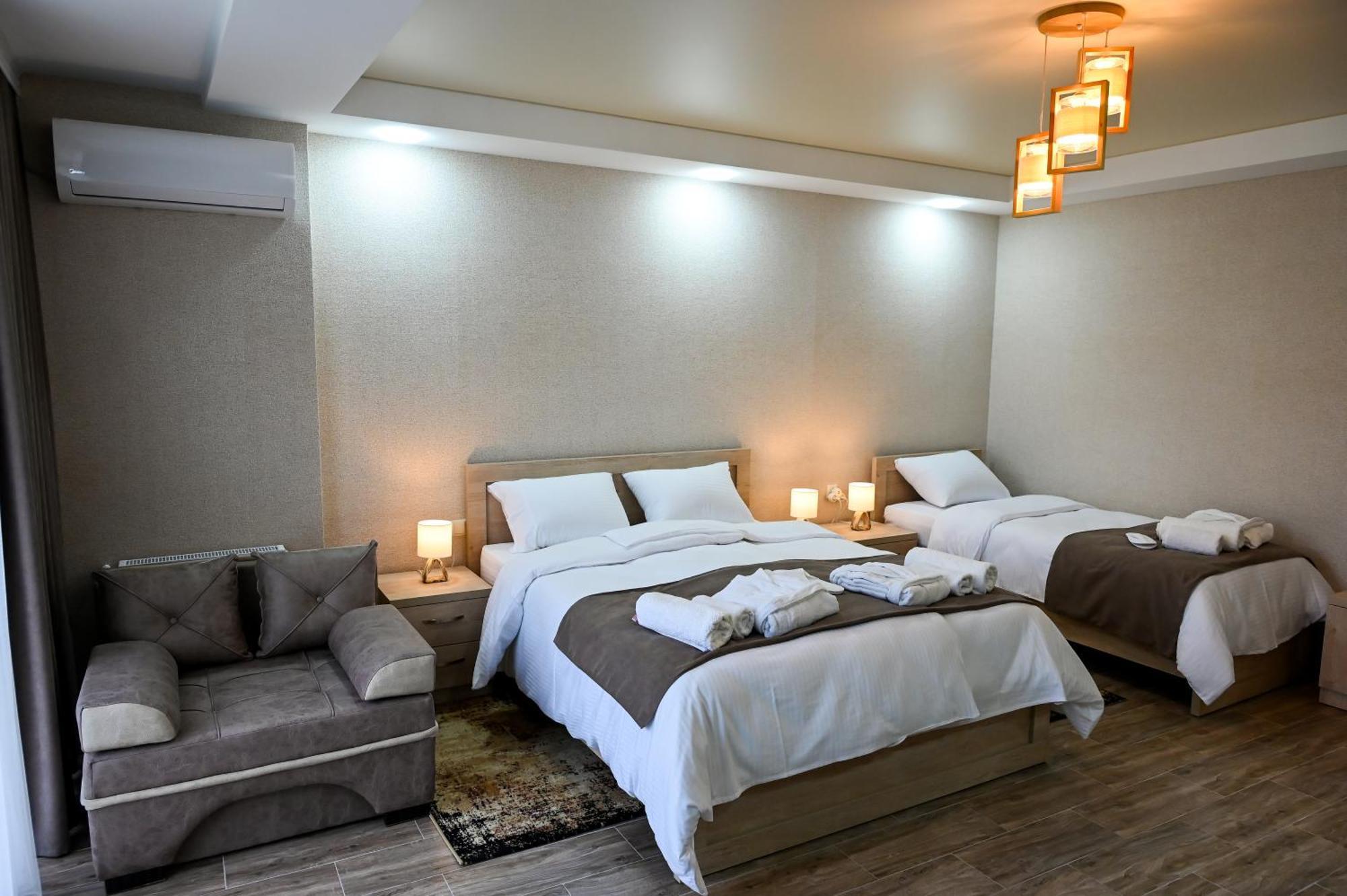 Hotel K124 Kutaisi Esterno foto