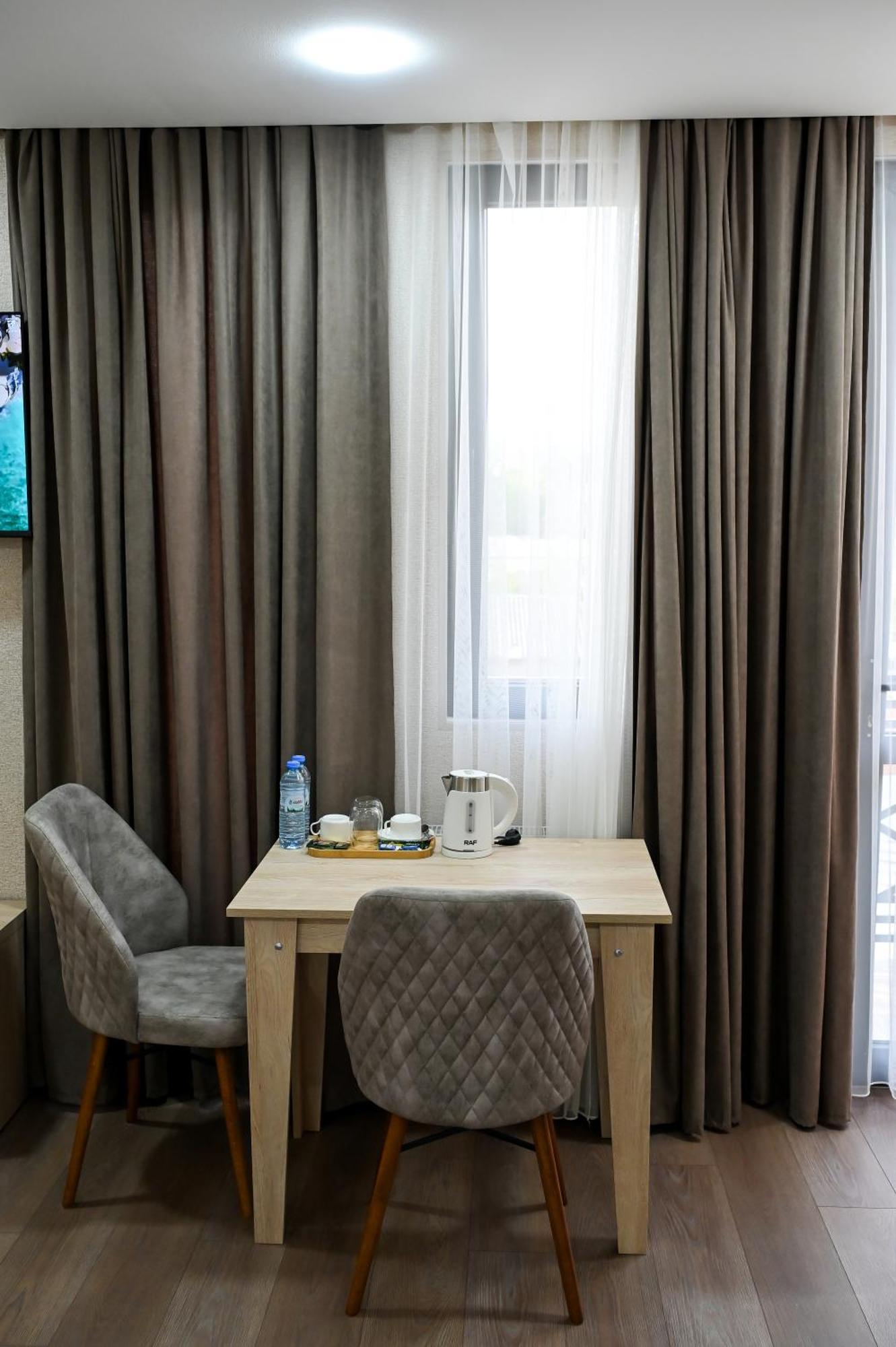 Hotel K124 Kutaisi Esterno foto