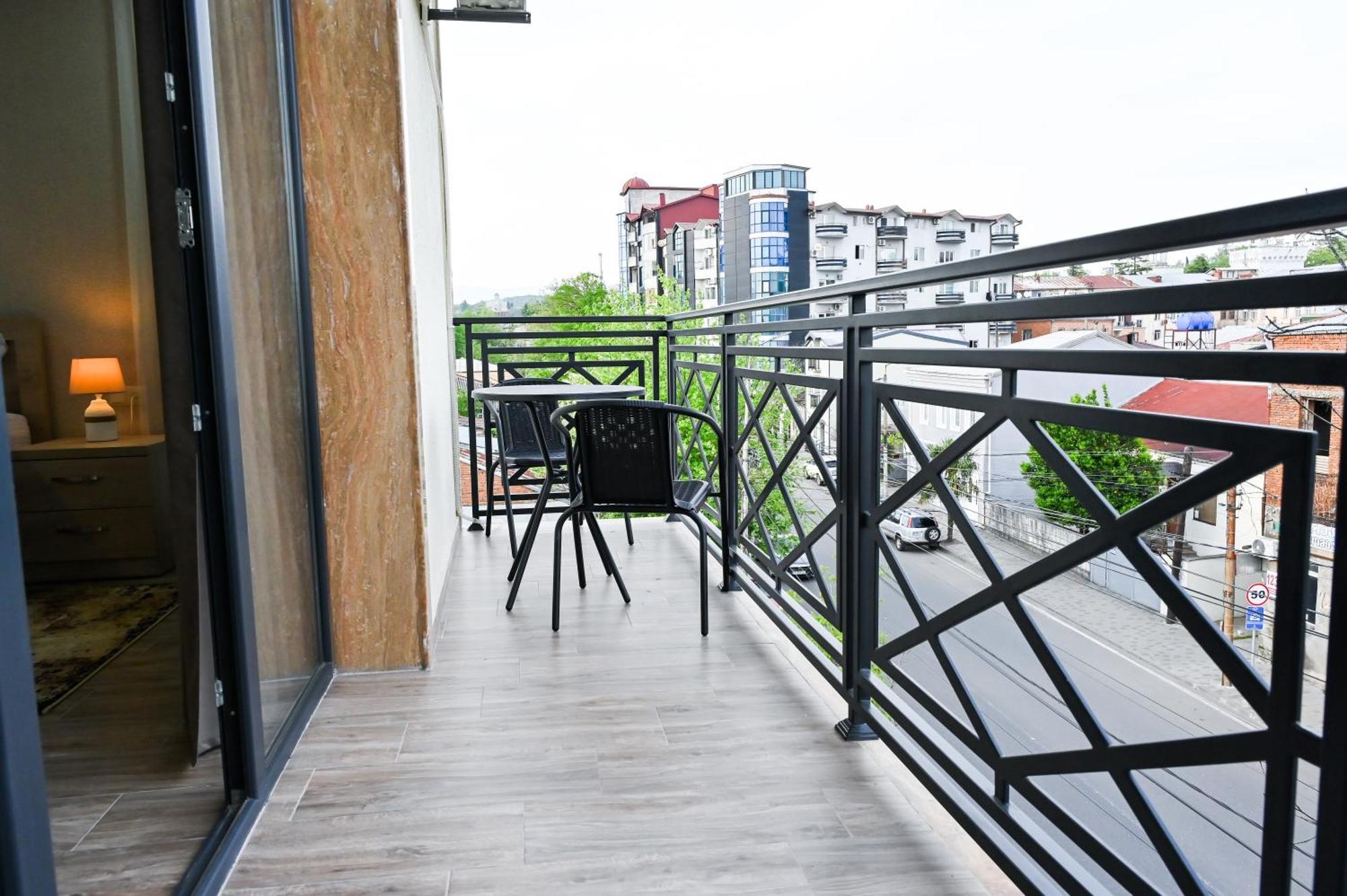 Hotel K124 Kutaisi Esterno foto