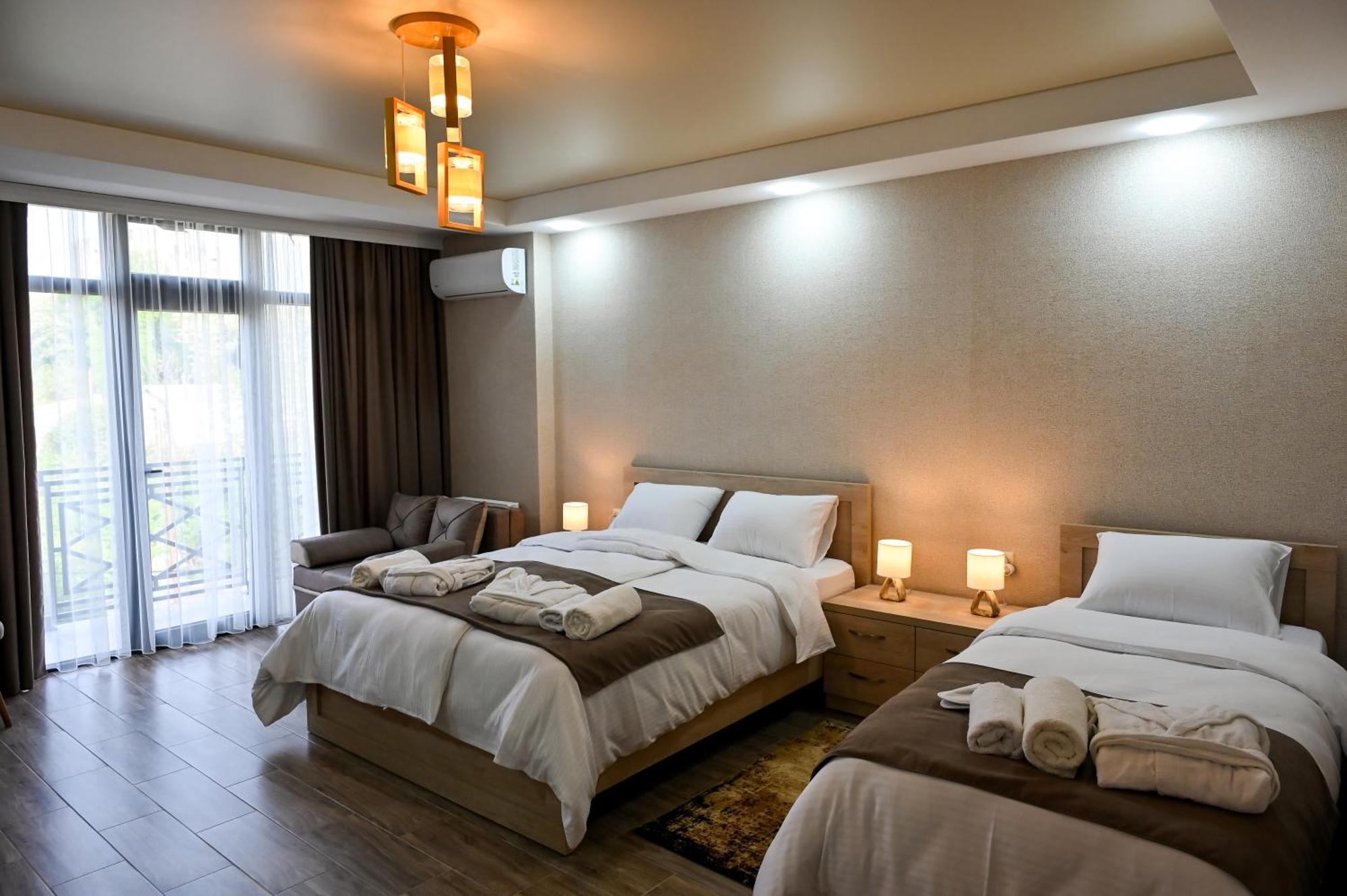 Hotel K124 Kutaisi Esterno foto