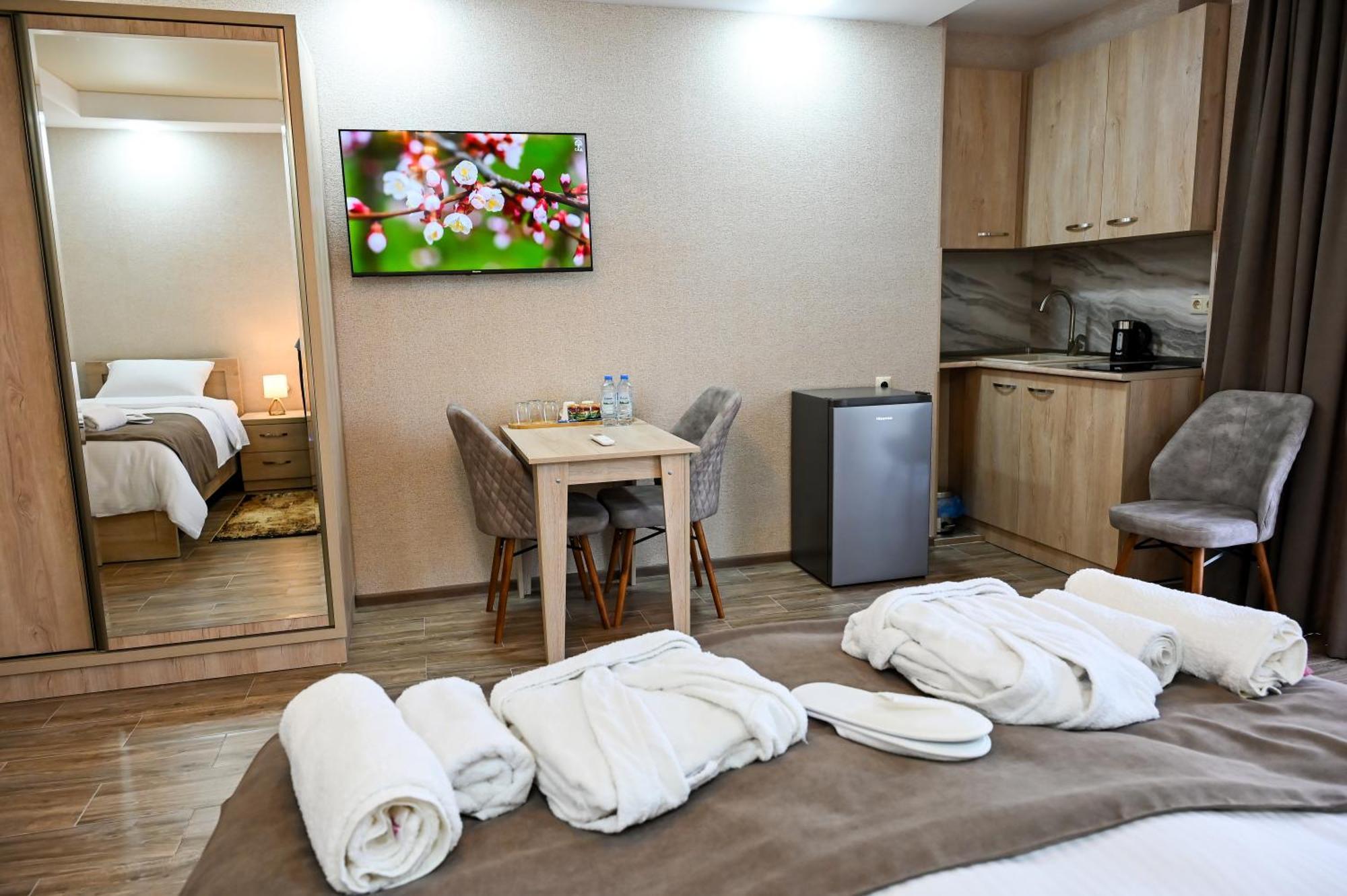 Hotel K124 Kutaisi Esterno foto
