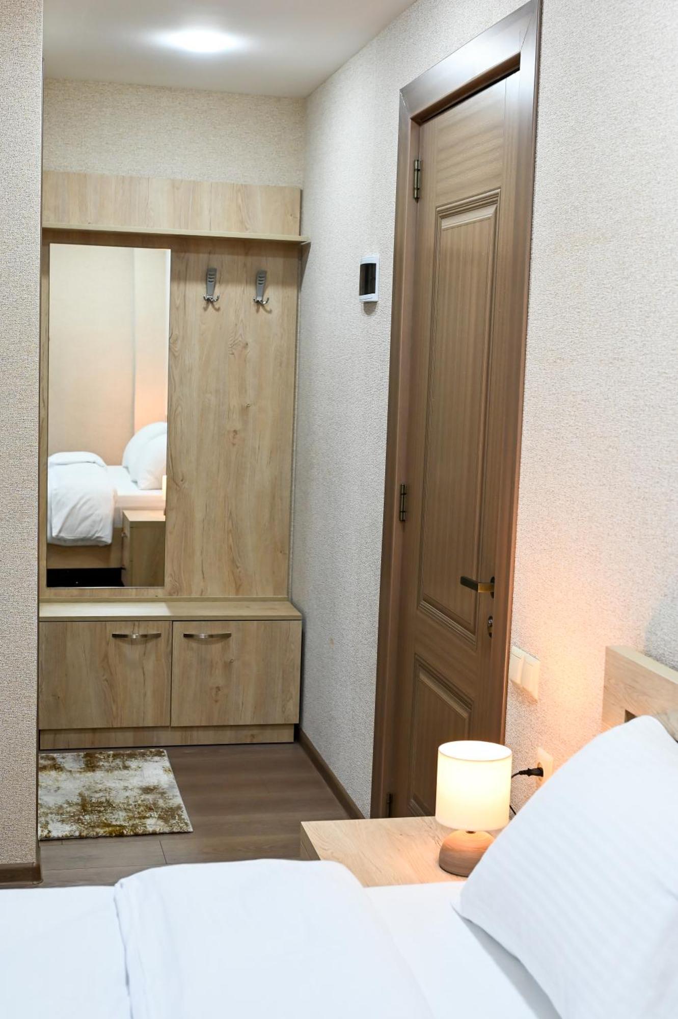 Hotel K124 Kutaisi Esterno foto